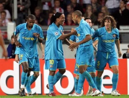 barça 	 VfB Stuttgart   	 0  -  2 	 FC Barcelone  
